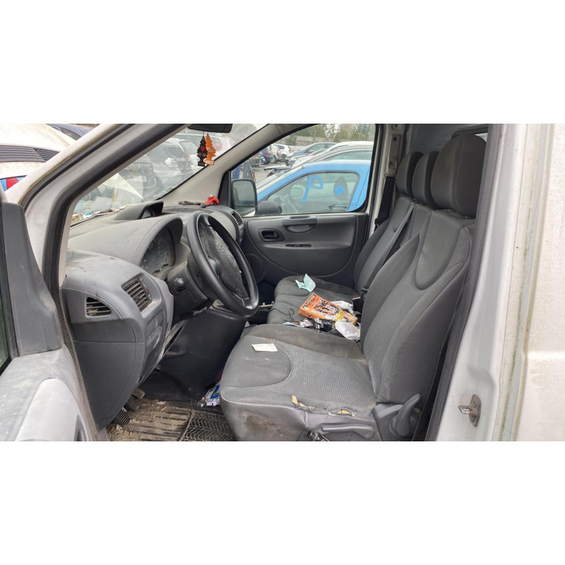 Porte avant droit CITROEN JUMPY 2 Photo n°16