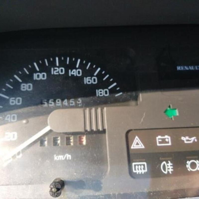 Attache ceinture arriere droit RENAULT CLIO 1 Photo n°12