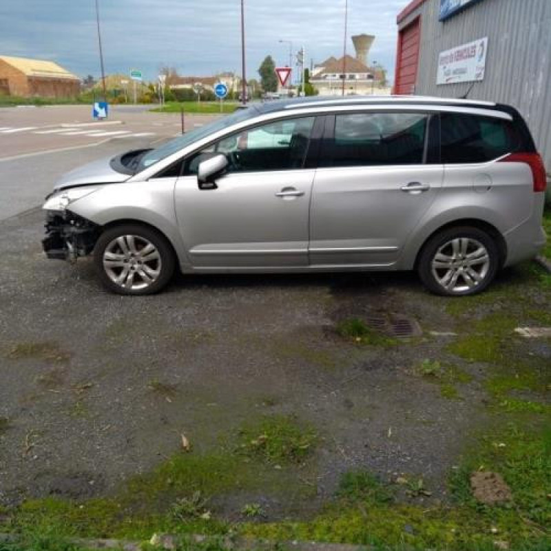 Moteur essuie glace avant droit PEUGEOT 5008 1 Photo n°8