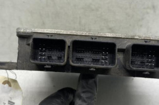 Calculateur moteur RENAULT CLIO 3