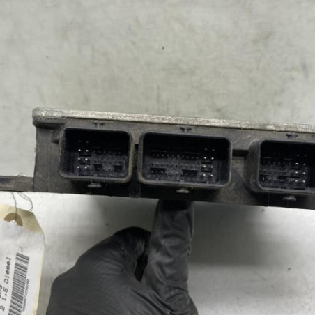 Calculateur moteur RENAULT CLIO 3