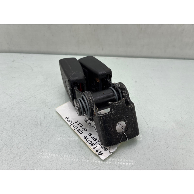 Attache ceinture arriere droit PEUGEOT 308 2 Photo n°1