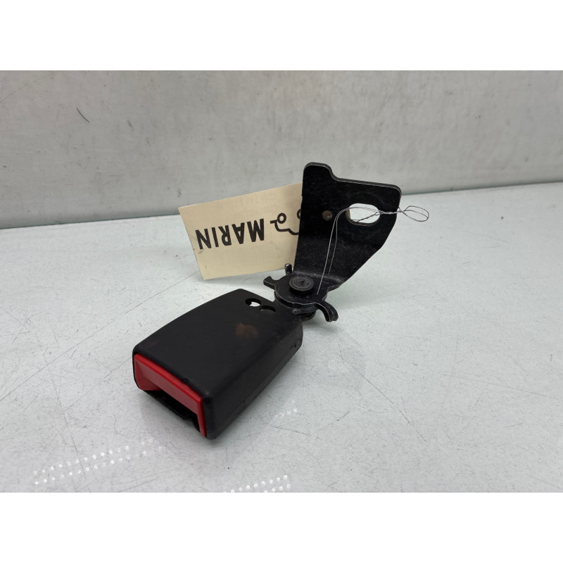 Attache ceinture arriere gauche PEUGEOT 308 2 Photo n°2