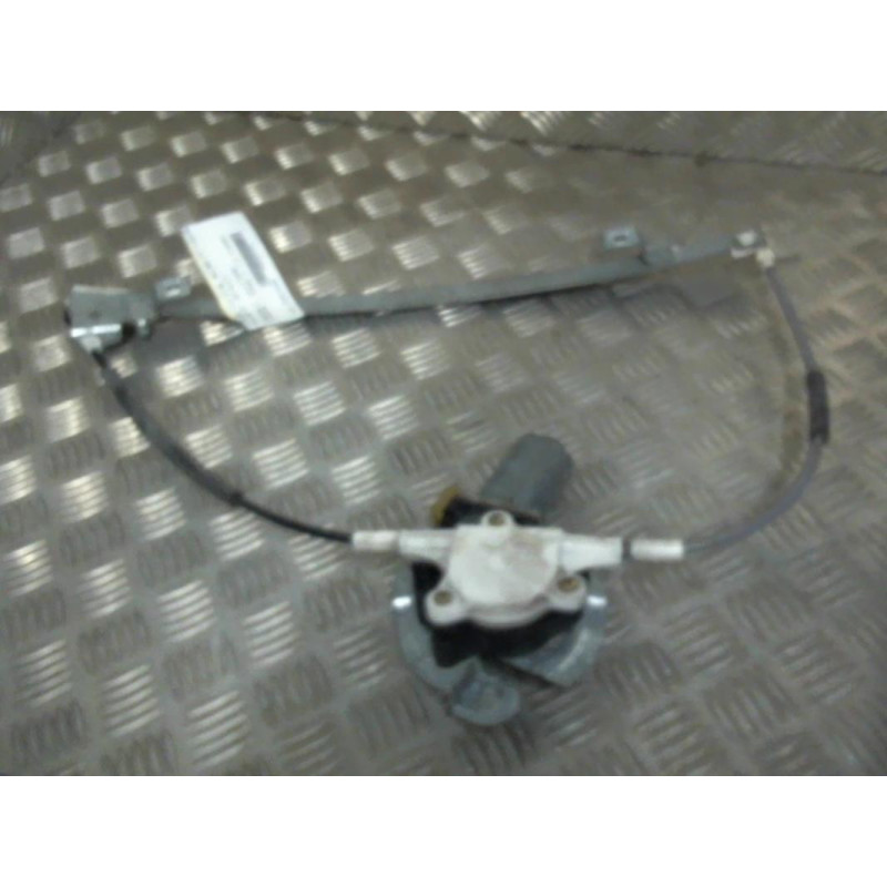 Leve vitre electrique avant droit RENAULT MEGANE 1 Photo n°1