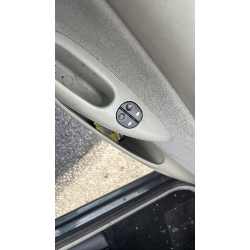 Calandre MAZDA 121 3 Photo n°15