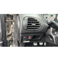 Vitre avant gauche PEUGEOT 206