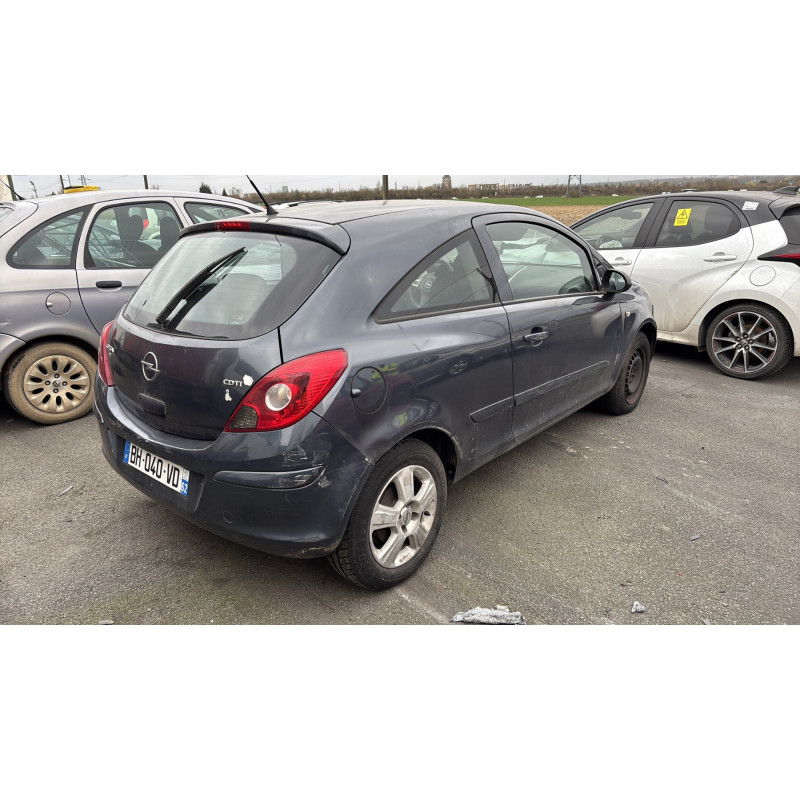 Pare choc arriere OPEL CORSA D Photo n°9