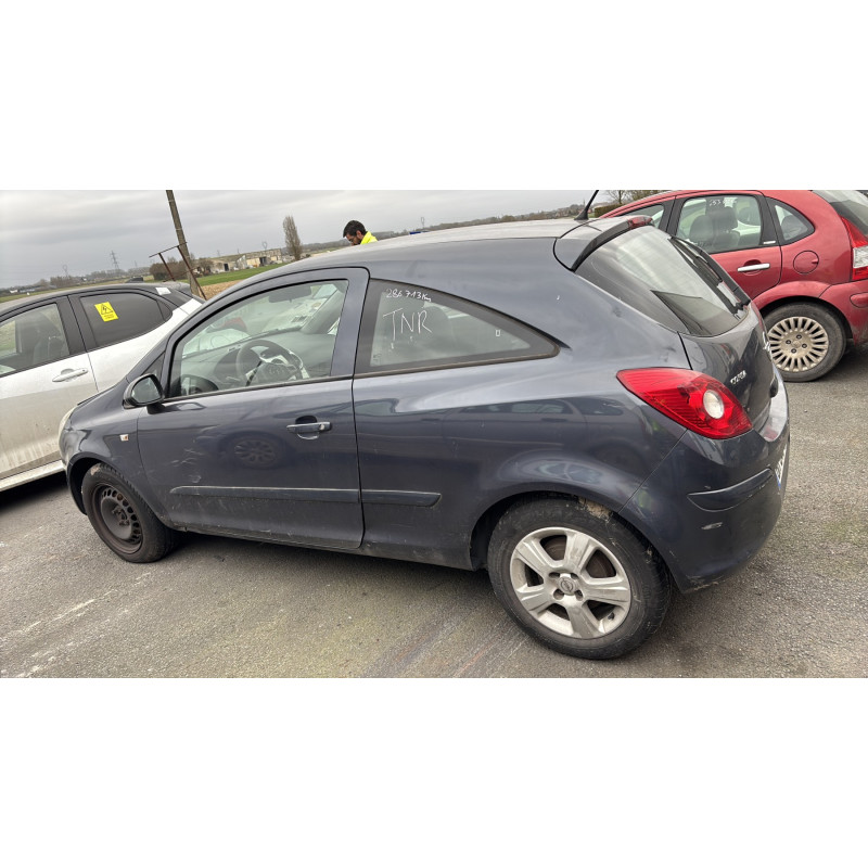 Pare choc arriere OPEL CORSA D Photo n°12