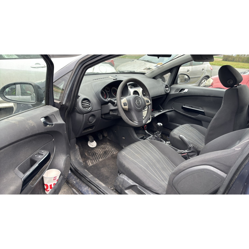 Pare choc arriere OPEL CORSA D Photo n°15