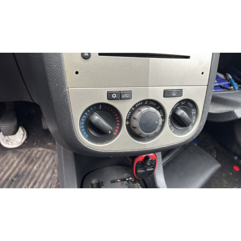 Pare choc arriere OPEL CORSA D Photo n°20