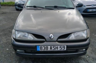 Leve vitre electrique avant droit RENAULT MEGANE 1