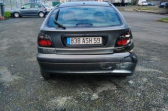 Leve vitre electrique avant droit RENAULT MEGANE 1