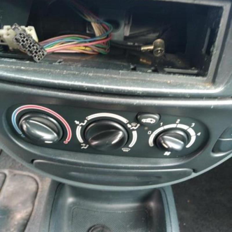 Leve vitre electrique avant droit RENAULT MEGANE 1 Photo n°13