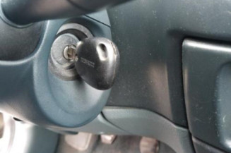 Leve vitre electrique avant droit RENAULT MEGANE 1