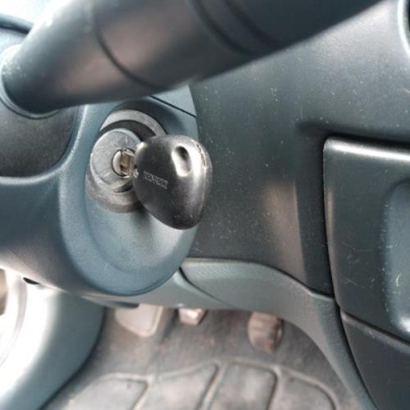 Leve vitre electrique avant droit RENAULT MEGANE 1 Photo n°14