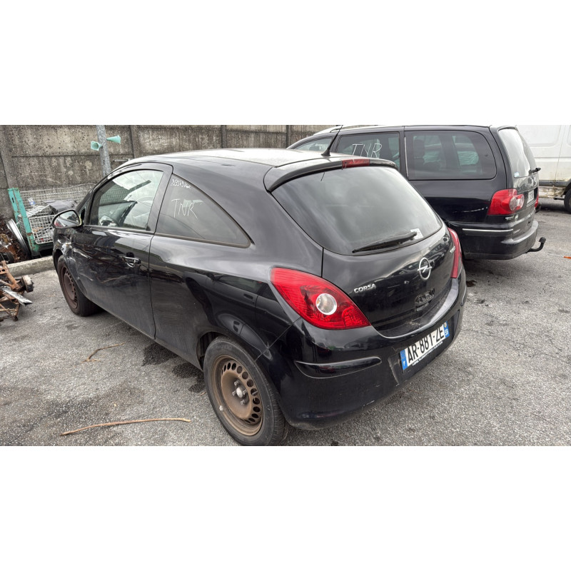 Pare choc arriere OPEL CORSA D Photo n°11