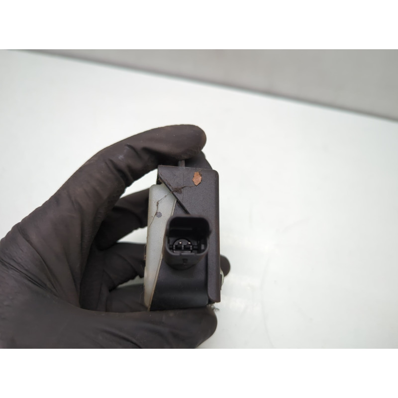 Actionneur verrou trappe d'essence CITROEN C6 Photo n°3