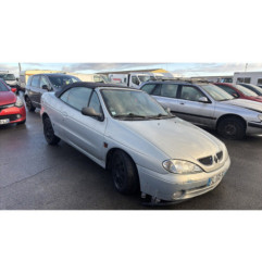 Vitre avant gauche RENAULT MEGANE 1