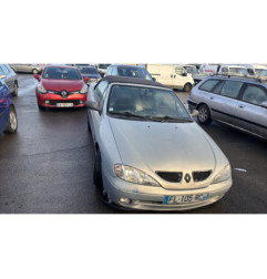 Vitre avant gauche RENAULT MEGANE 1
