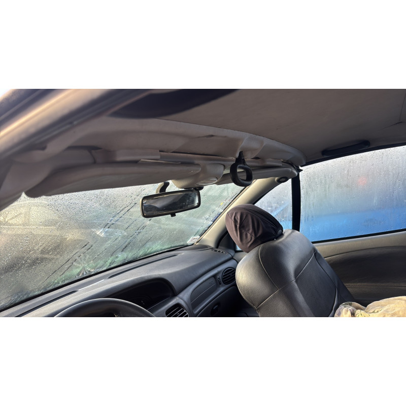 Vitre avant gauche RENAULT MEGANE 1 Photo n°17
