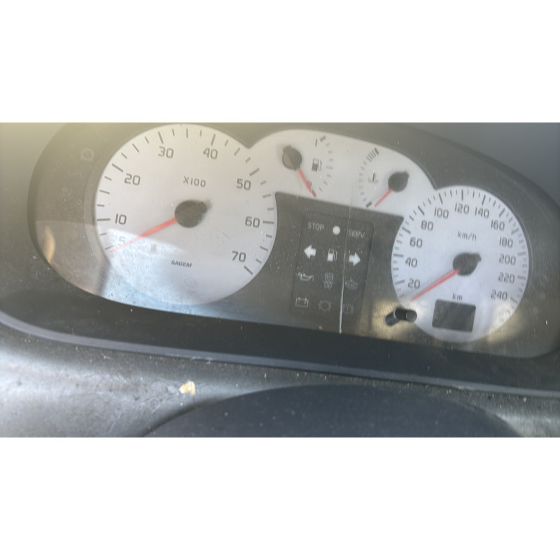 Vitre avant gauche RENAULT MEGANE 1 Photo n°18