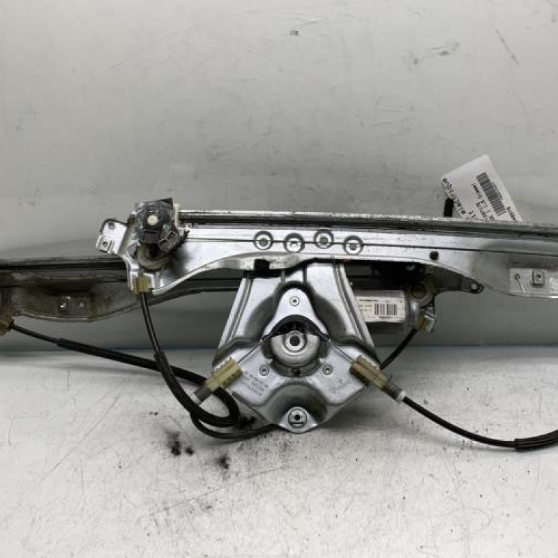 Leve vitre electrique avant droit RENAULT CLIO 3 Photo n°1