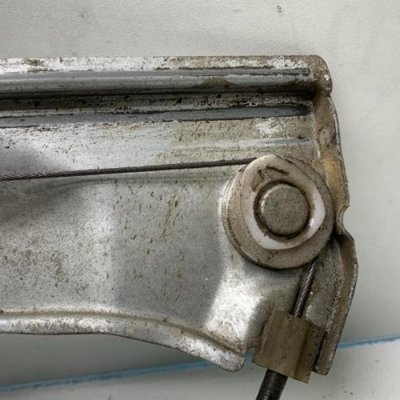 Leve vitre electrique avant droit RENAULT CLIO 3 Photo n°3