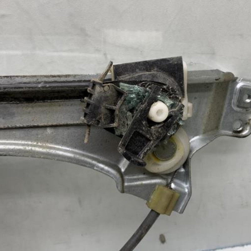 Leve vitre electrique avant droit RENAULT CLIO 3 Photo n°5