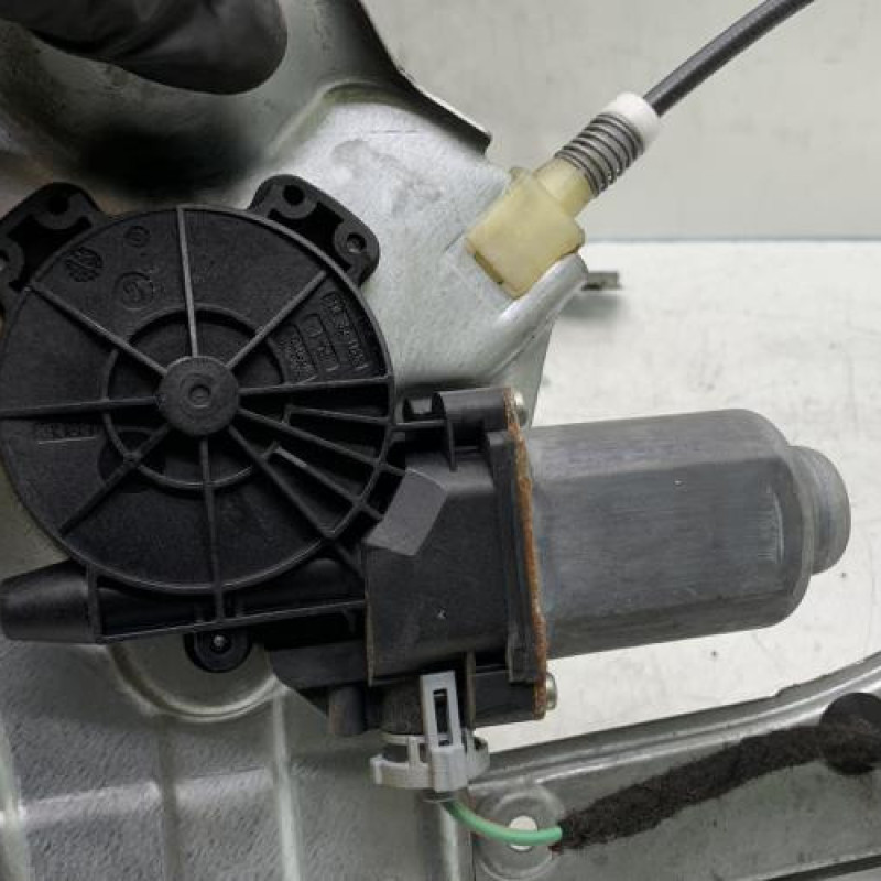 Leve vitre electrique avant droit RENAULT CLIO 3 Photo n°6