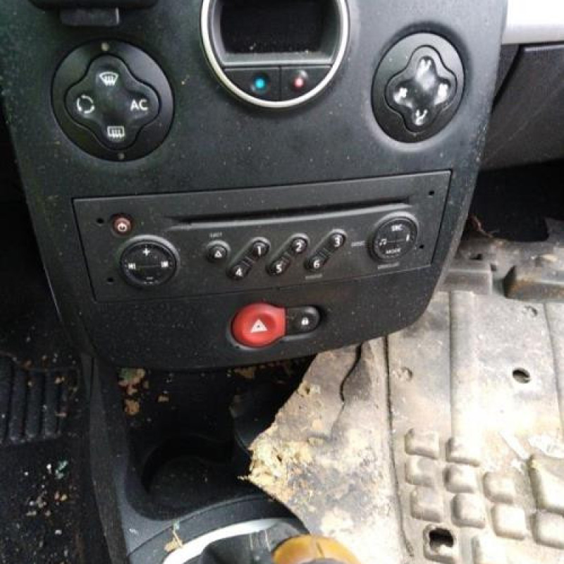 Leve vitre electrique avant droit RENAULT CLIO 3 Photo n°15
