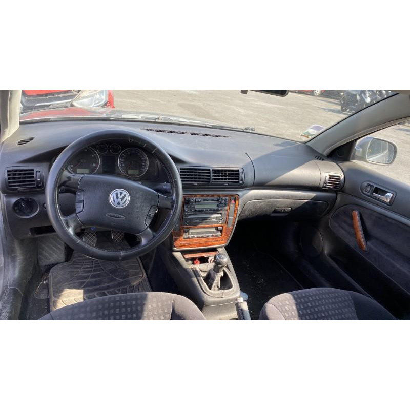 Feu arriere stop central VOLKSWAGEN PASSAT 4 Photo n°9
