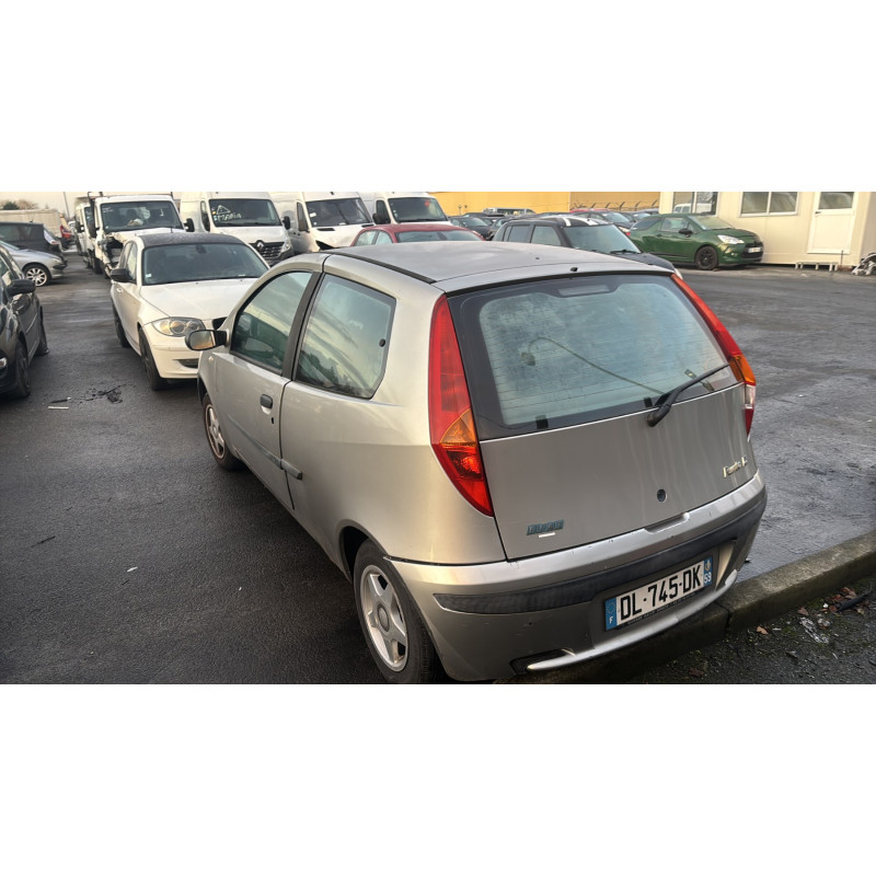 Bras essuie glace arriere FIAT PUNTO 2 Photo n°8