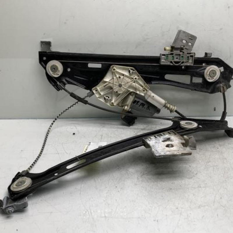 Leve vitre electrique avant droit MERCEDES CLASSE CLS 219 Photo n°1