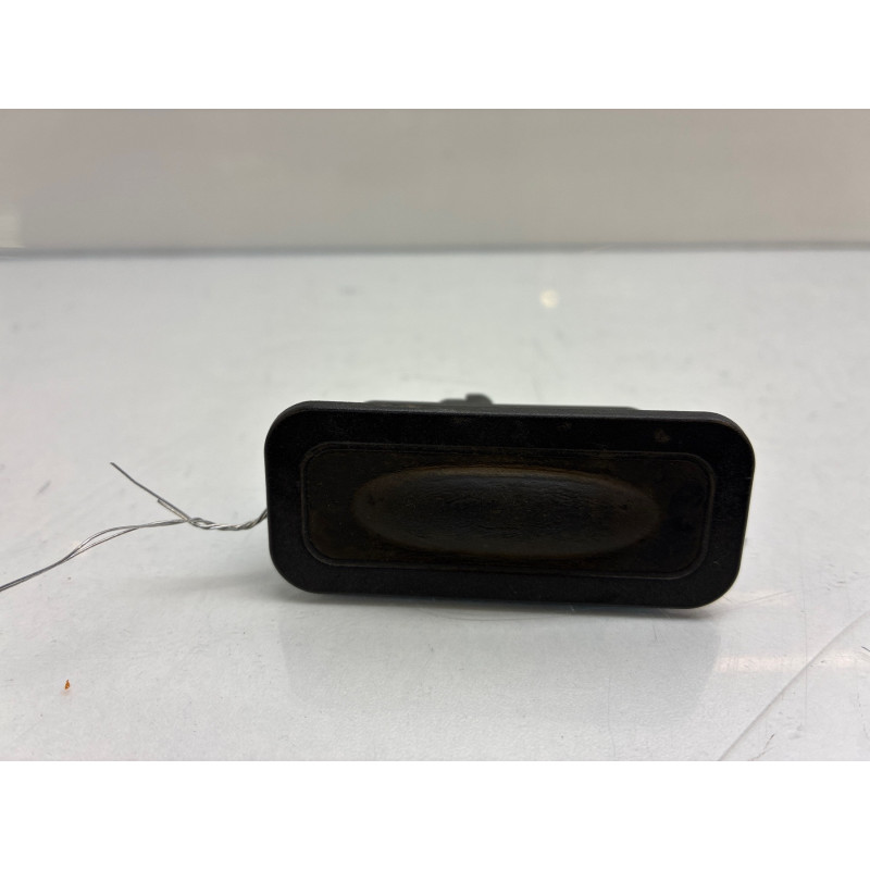 Bouton de coffre RENAULT CAPTUR 1 Photo n°4