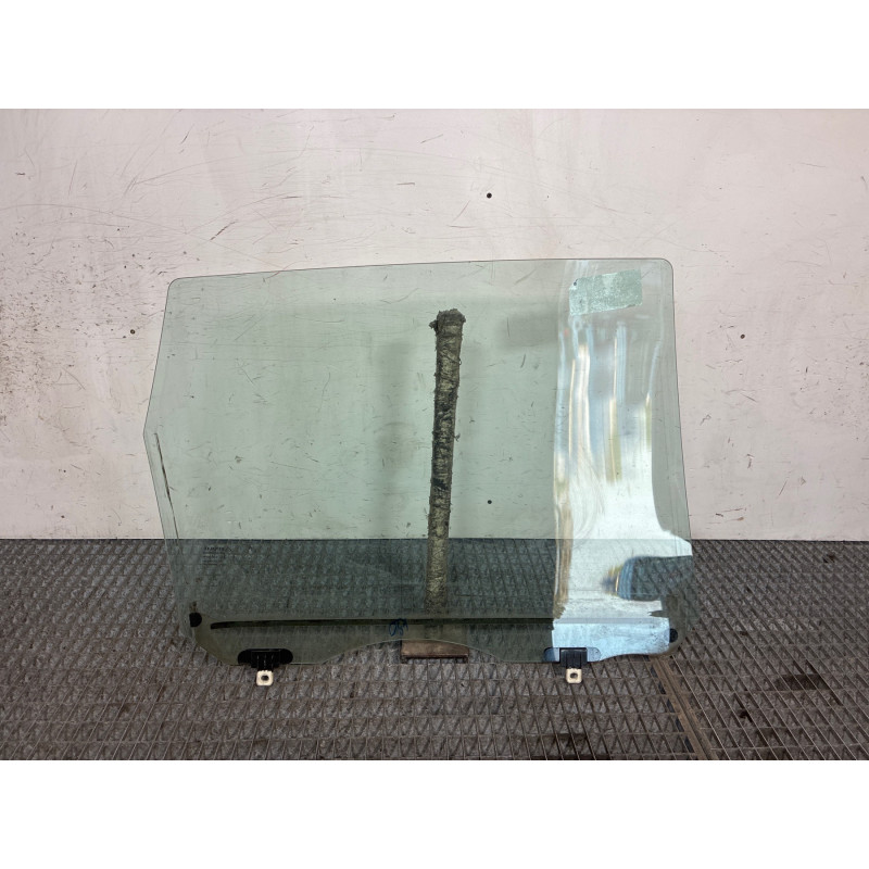 Vitre arriere gauche RENAULT SCENIC 3 Photo n°1