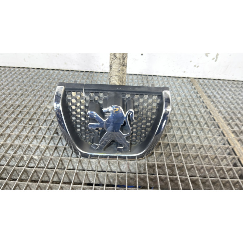 Sigle de calandre PEUGEOT 607 Photo n°1
