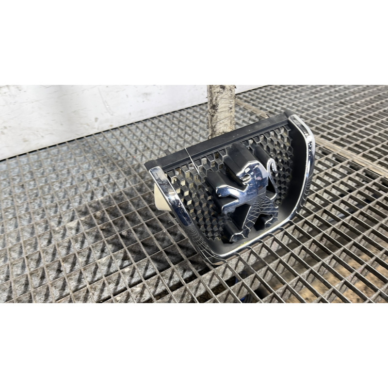 Sigle de calandre PEUGEOT 607 Photo n°2
