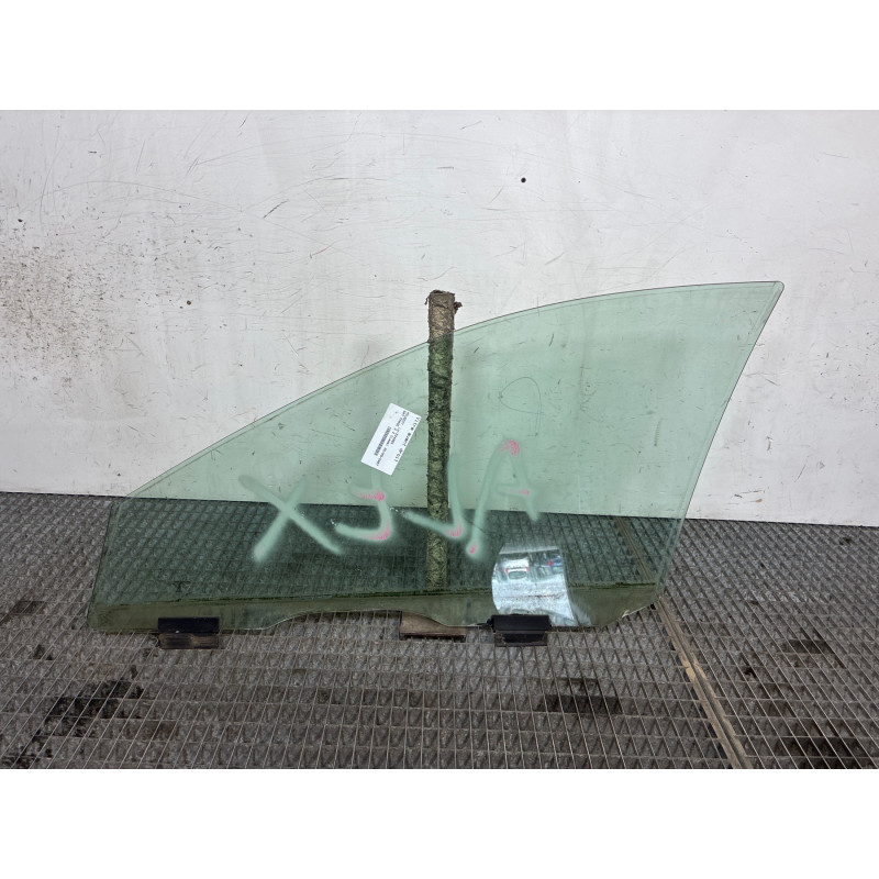 Vitre avant droit PEUGEOT 607 Photo n°2