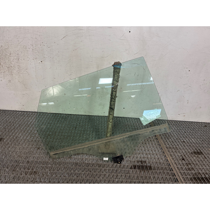 Vitre arriere droit KIA CEE-D 3 SPORT WAGON Photo n°2
