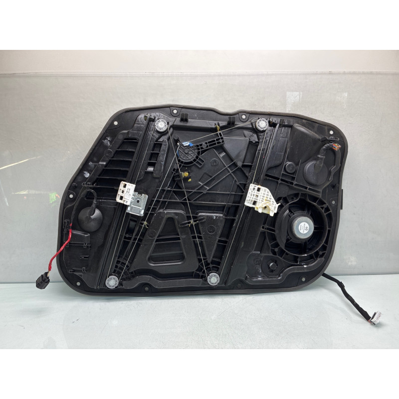 Leve vitre electrique avant gauche KIA CEE-D 3 SPORT WAGON Photo n°5