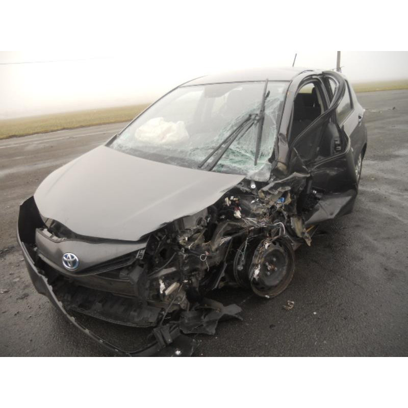 Vitre arriere droit TOYOTA YARIS 3 Photo n°1