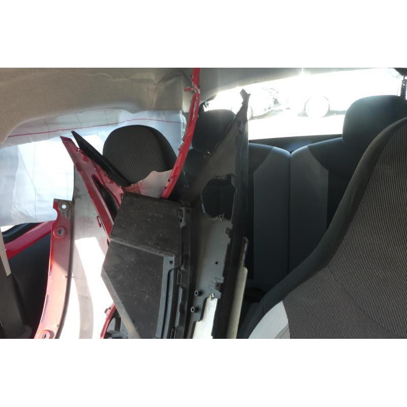 Vitre arriere droit TOYOTA AYGO 2 Photo n°8