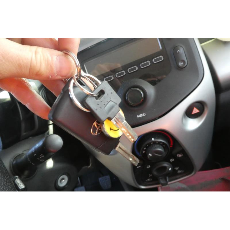 Vitre arriere droit TOYOTA AYGO 2 Photo n°9