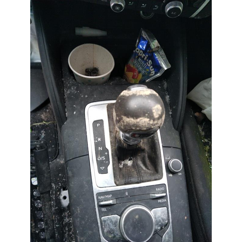 Poignee interieur arriere gauche AUDI A3 3 Photo n°13