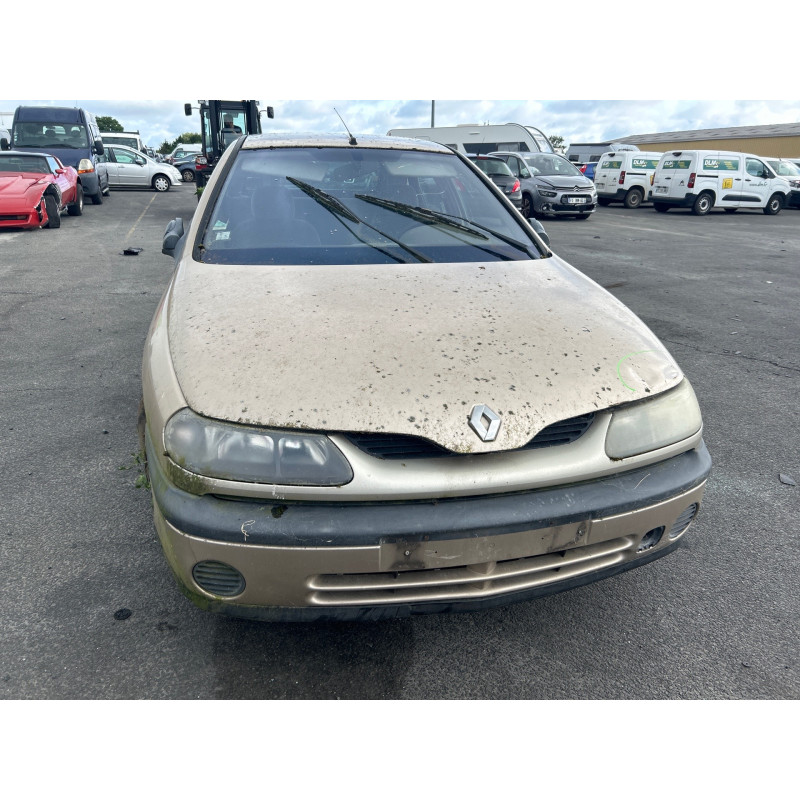 Bandeau de feu malle/hayon RENAULT LAGUNA 1 Photo n°6