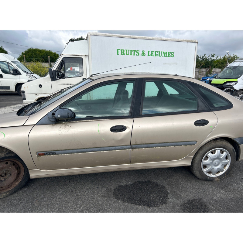 Bandeau de feu malle/hayon RENAULT LAGUNA 1 Photo n°14
