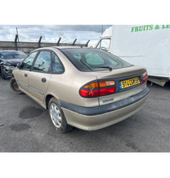 Bandeau de feu malle/hayon RENAULT LAGUNA 1