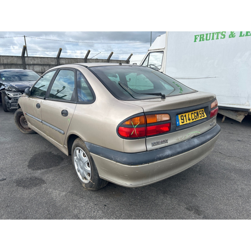 Bandeau de feu malle/hayon RENAULT LAGUNA 1 Photo n°17
