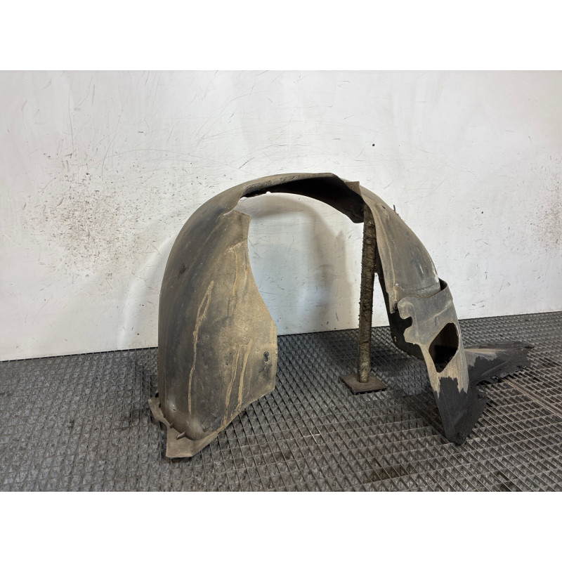 Pare boue avant gauche VOLKSWAGEN GOLF 5 Photo n°4