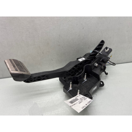 Pedale de frein PEUGEOT 208 2